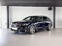BMW 5-serie Touring - 530e M Sport Edition | M Sport Pro | Glazen Panoramadak | Stoelverwarming | Head-Up Displa