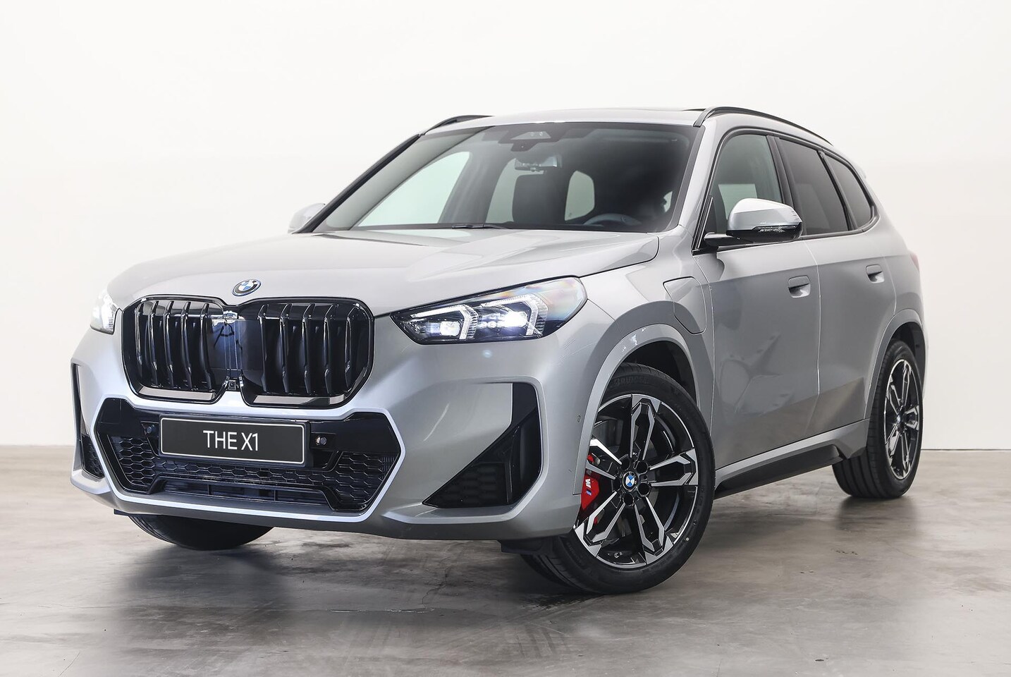 BMW X1 - xDrive25e M Sport Automaat / Panoramadak / Trekhaak / Sportstoelen / Head-Up / Comfort Acc - AutoWereld.nl