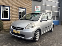 Subaru Justy - 1.0 Comfort | 1E EIGENAAR | ALL SEASON | AIRCO | TREKHAAK | 85.000 KM NAP | UNIEK
