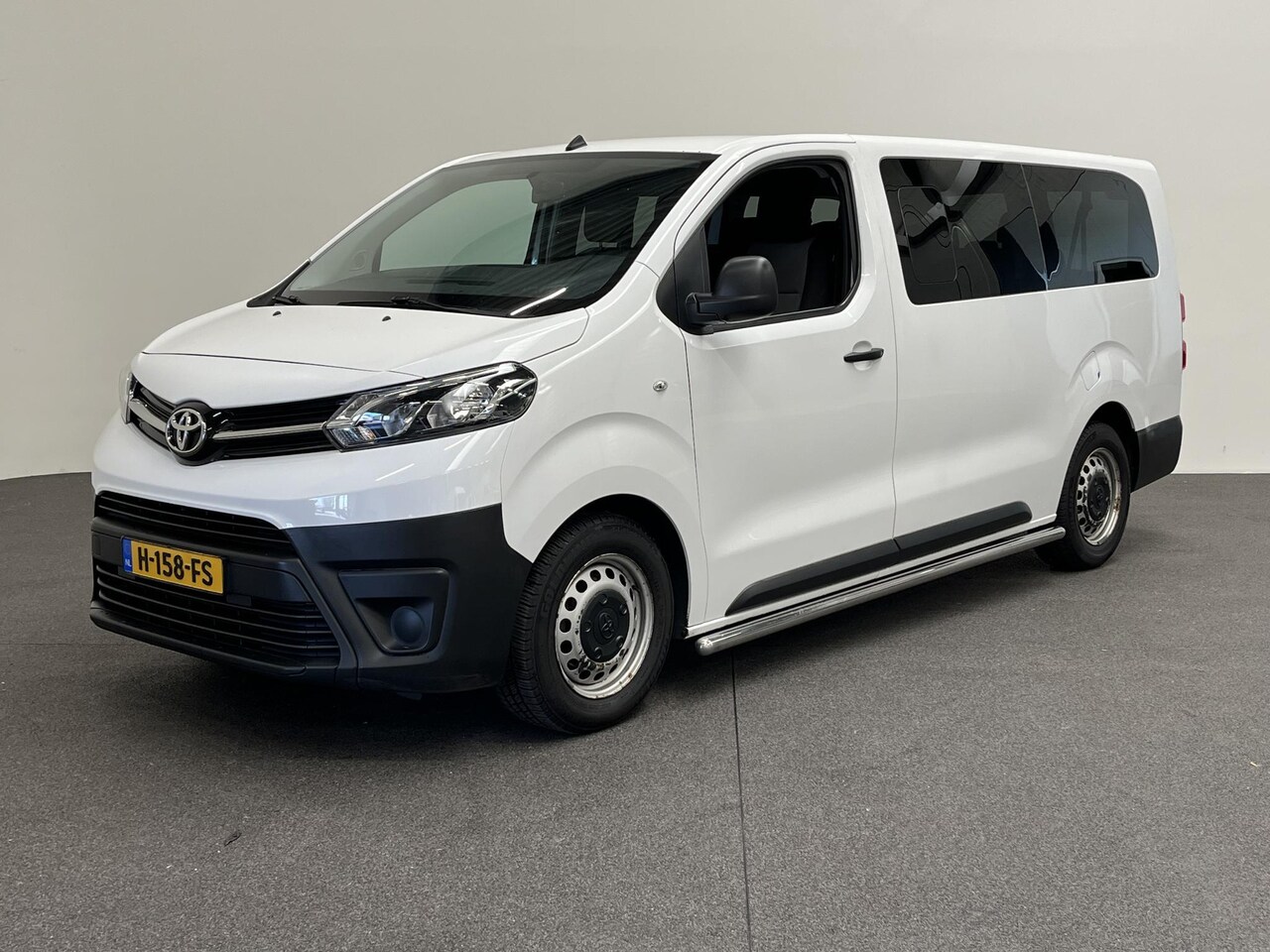 Toyota ProAce Shuttle - 1.5 D-4D Cool Comfort Long 9persoons PERSONENBUS Airco Cruise Control Trekhaak Incl. BTW / - AutoWereld.nl