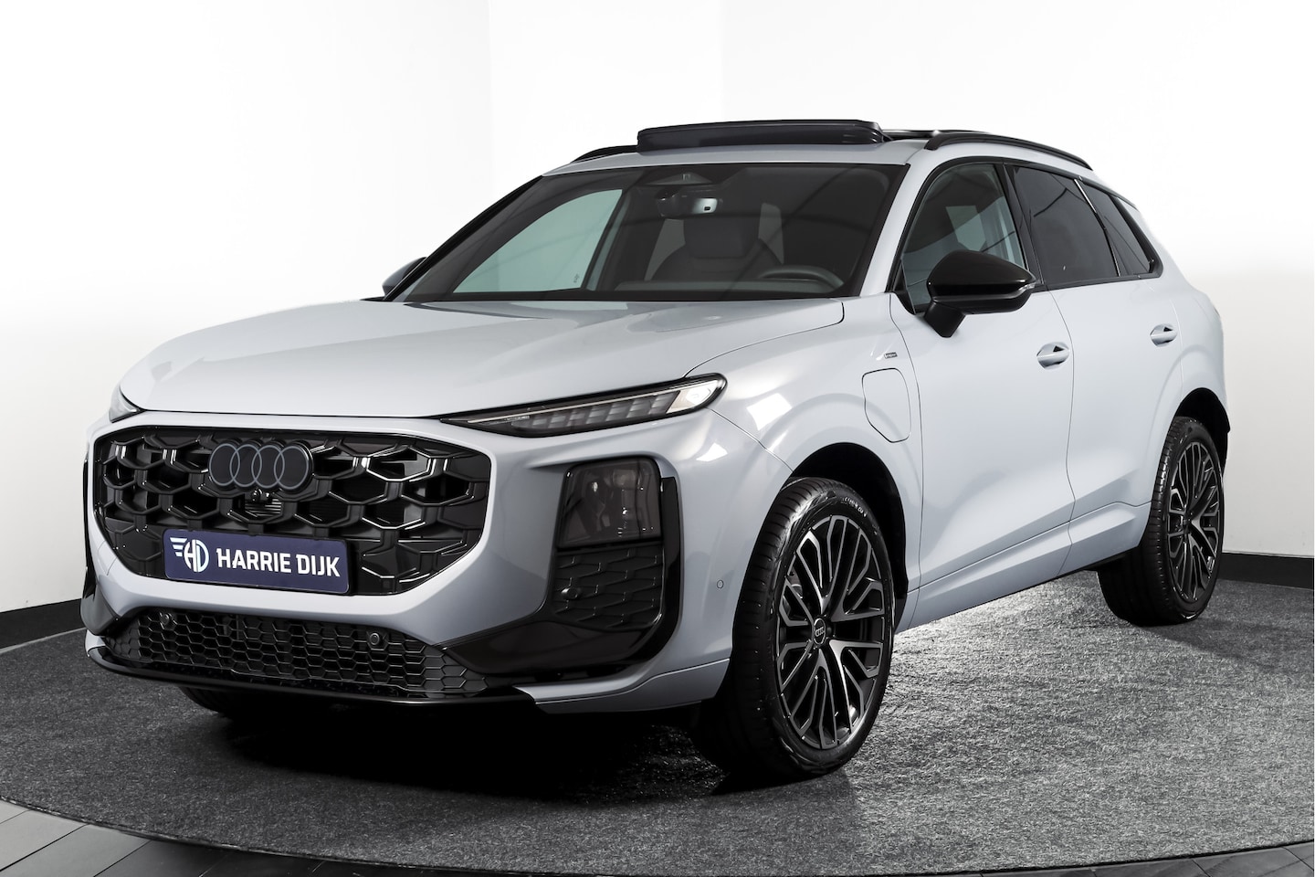 Audi Q3 - 1.5 e-hybrid 272 PK S edition | S/K-Panodak | Elek. Trekhaak | Tech Pack Plus | Adapt. Cru - AutoWereld.nl