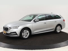Skoda Octavia - 1.0 TSI Business Edition | Carplay | Sfeerverlichting | Full LED | Navigatie | Parkeerhulp