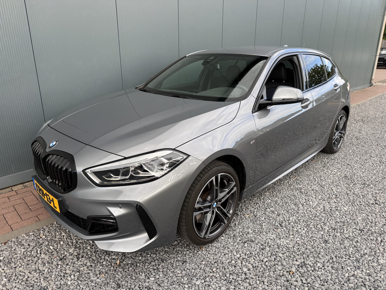 BMW 1-serie - 120i Automaat High Executive M-Sportpakket 5-drs - AutoWereld.nl