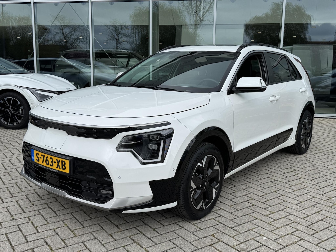Kia Niro EV - ExecutiveLine 64.8 kWh Zeer compleet uitgevoerd - AutoWereld.nl