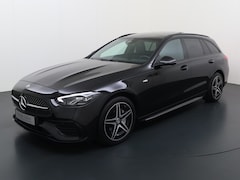 Mercedes-Benz C-klasse Estate - 300e AMG // SoH 99% // Trekhaak // Panoramadak // Distronic // 360 Camera // Memory // Sfe