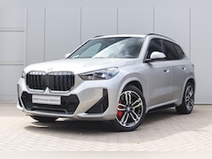BMW X1 - xDrive25e M Sport Automaat / Trekhaak / Panoramadak / Sportstoelen / Comfort Access / Adap