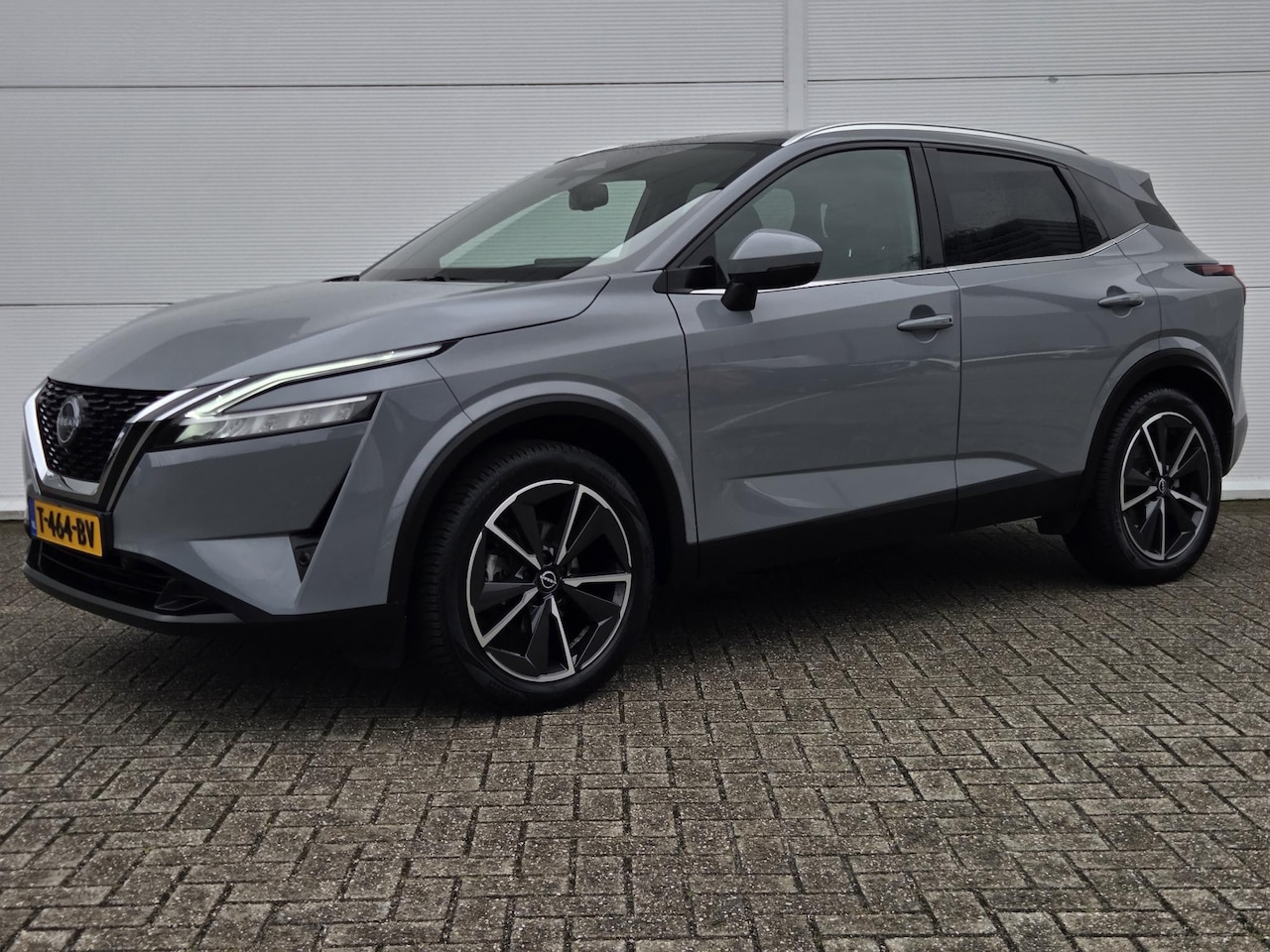 Nissan Qashqai - 1.3 MHEV Tekna / NL Auto / Trekhaak 1400 KG / Panoramadak / All Seasonbanden / Half Ledere - AutoWereld.nl
