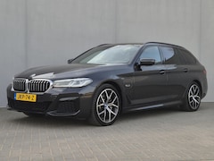BMW 5-serie Touring - 530e xDrive Business Edition Plus / Accu SOH 98% / M-Sport / Drie fase laden / Apple Carpl