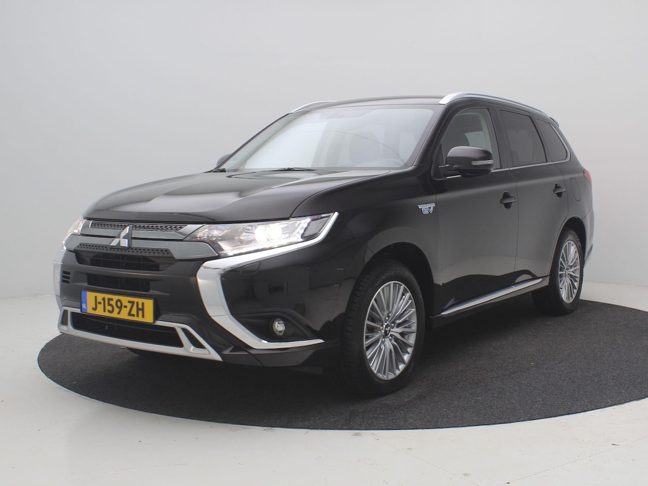 Mitsubishi Outlander - 2.4 PHEV Pure / Stoelverwarming / Navigatie via Android Auto/Apple Carplay / Cruise Contro - AutoWereld.nl