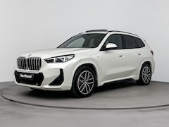 BMW X1 - xDrive25e | M-pakket | PANO | Head-up display | 360 Camera | Lane Assist | Blindspot | Sto
