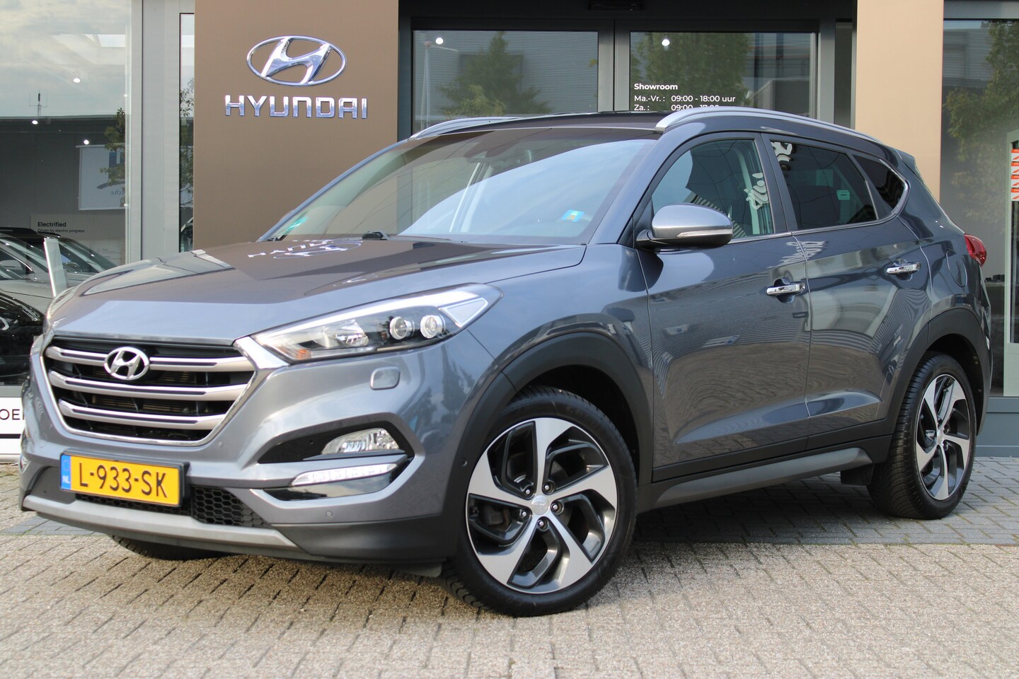 Hyundai Tucson - 1.6 T-GDi 177pk Premium 4WD Automaat | Elektrische achterklep | Stoelverwarming | Trekhaak - AutoWereld.nl