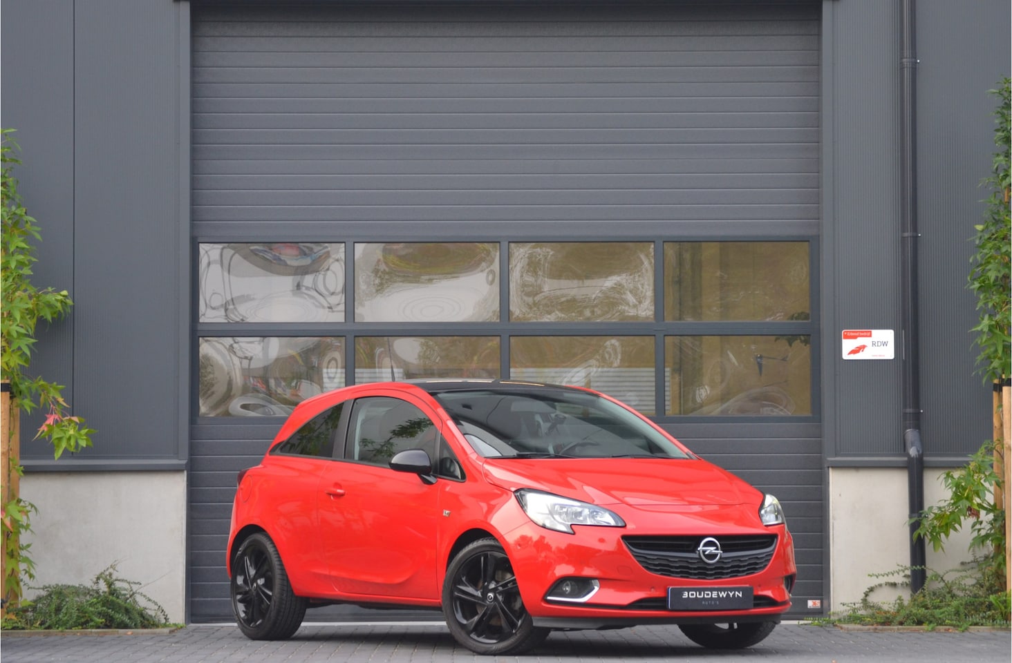 Opel Corsa - 1.0 Turbo Color Edition 116 pk! | NAP | Camera | Trekhaak | Parkeersensoren - AutoWereld.nl