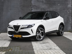 Alfa Romeo Junior - Sport Speciale 1.2 Turbo Hybrid 145pk Automaat TECHNO-PACK | 18''LM | DODE HOEK | STOELVER