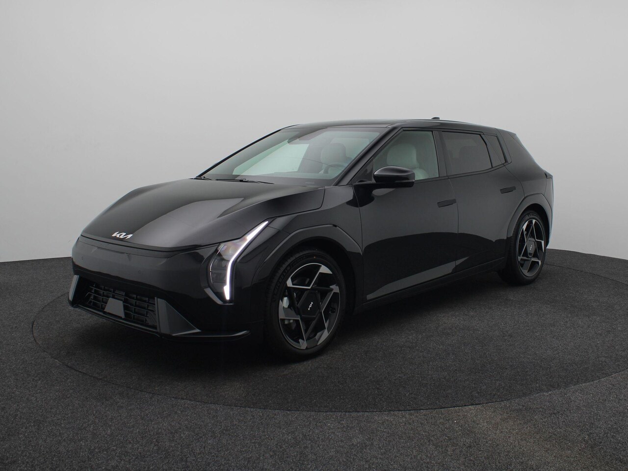 Kia EV4 - GT-Line Business Edition 81.4 kWh | Navigatie | Clima | Camera | PDC | Stoel + Stuur verwa - AutoWereld.nl