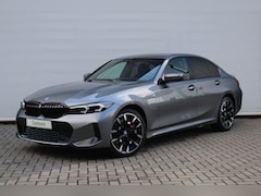 BMW 3-serie - 330e M Sport Automaat / Sportstoelen / Achteruitrijcamera / Adaptieve LED / Stoelverwarmin