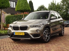 BMW X1 - xDrive20i Essential | Trekhaak | acht.Camera | 4x4| Verst. A-bank | Topstaat