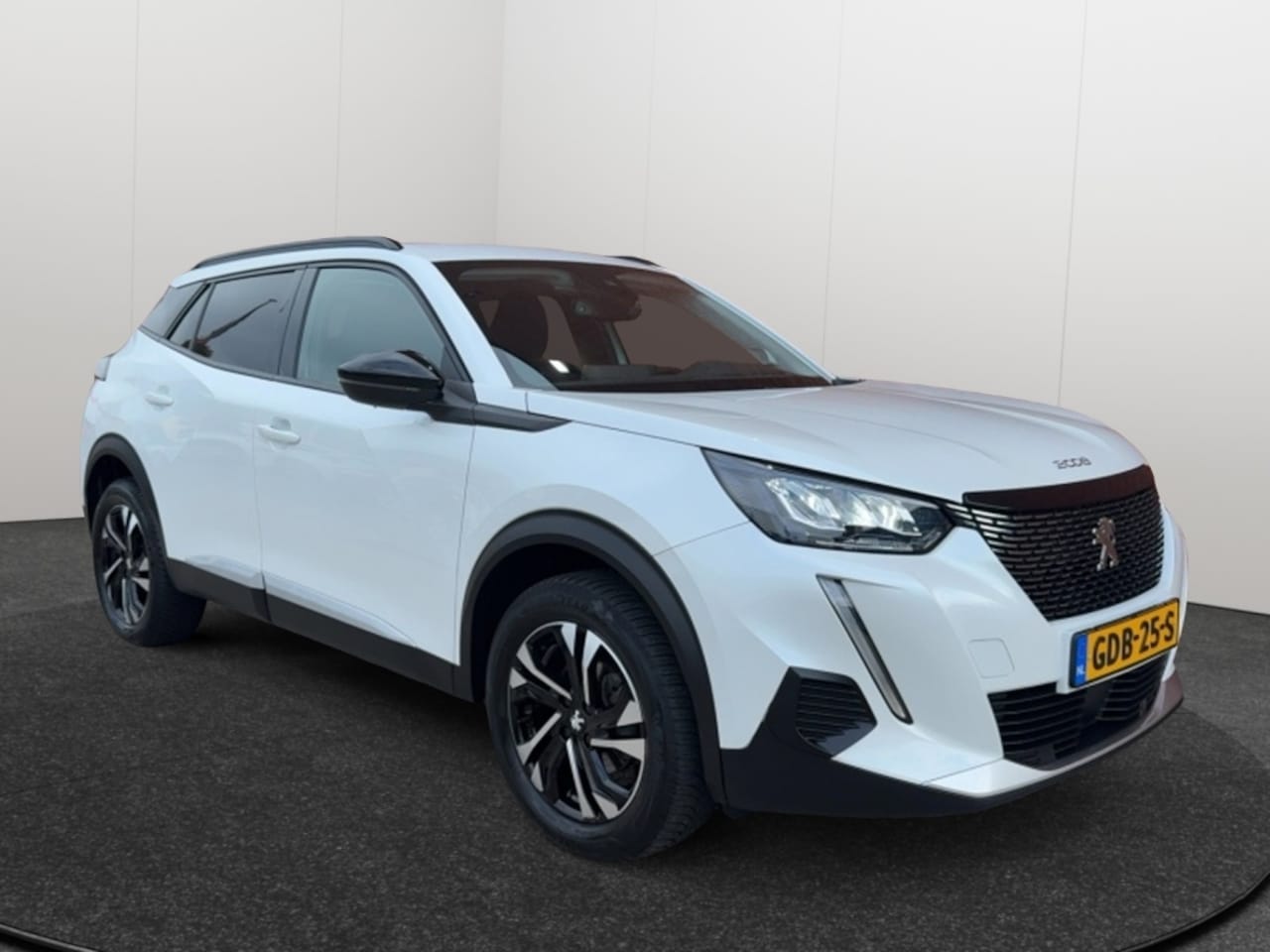 Peugeot 2008 - 1.2 PT Allure Pack | Trekhaak | Apple Carplay/Android Auto | Stoelverwarming | Full Led - AutoWereld.nl