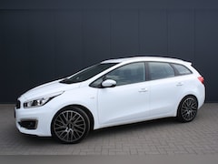 Kia Cee'd Sportswagon - 1.6 GDI ComfortPlusLine NAVIGATIE CAMERA - AIRCO - TREKHAAK - RIJKLAAR
