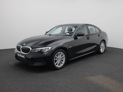 BMW 3-serie - 320e AUTOMAAT | LEDER | SPORTSTOELEN | NAVIGATIE | CAMERA | STOELVERWARMING | CRUISE | CLI