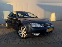 Ford Mondeo - 2.0-16V Trend (INL MET JAAR APK )