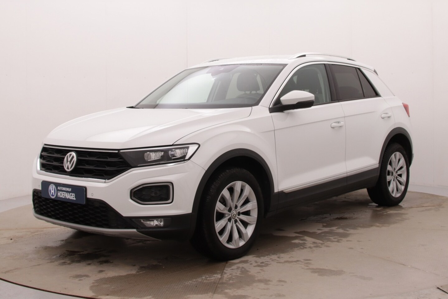 Volkswagen T-Roc - 1.5 TSI Sport | Trekhaak | Adaptive Cruise | Stoelverwarming | Digital Dash | CarPlay - AutoWereld.nl