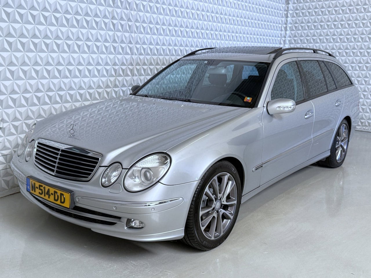 Mercedes-Benz E-klasse Combi - 350 Avantgarde / E350 V6 (2005) - AutoWereld.nl