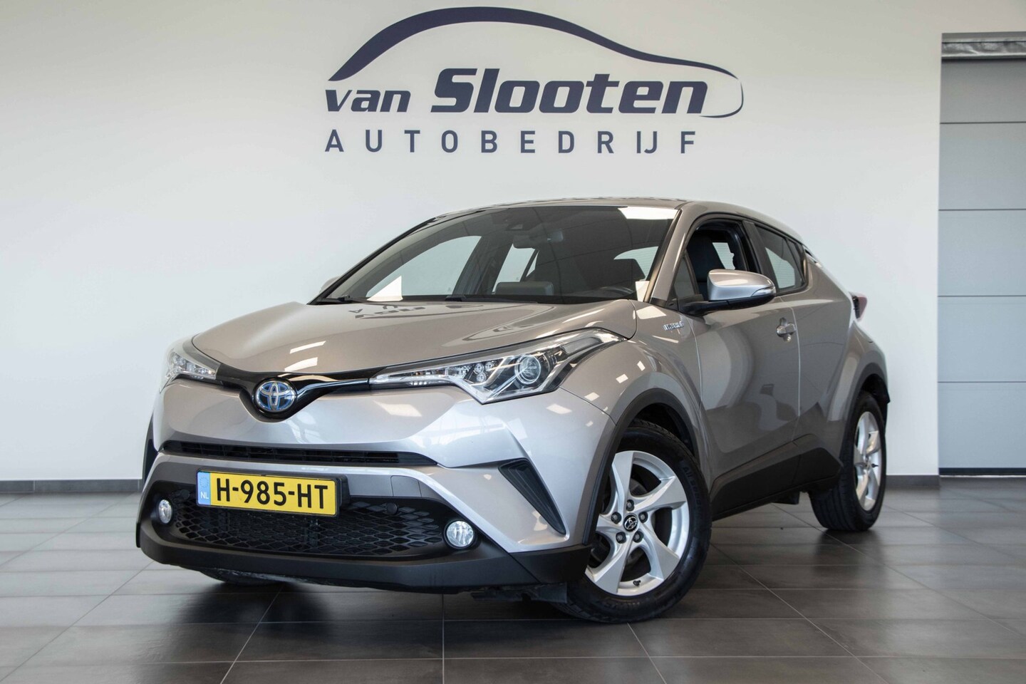 Toyota C-HR - 1.8 Hybrid Energy DAB | Camera | AdaptiveCruiseControl | Keyless - AutoWereld.nl