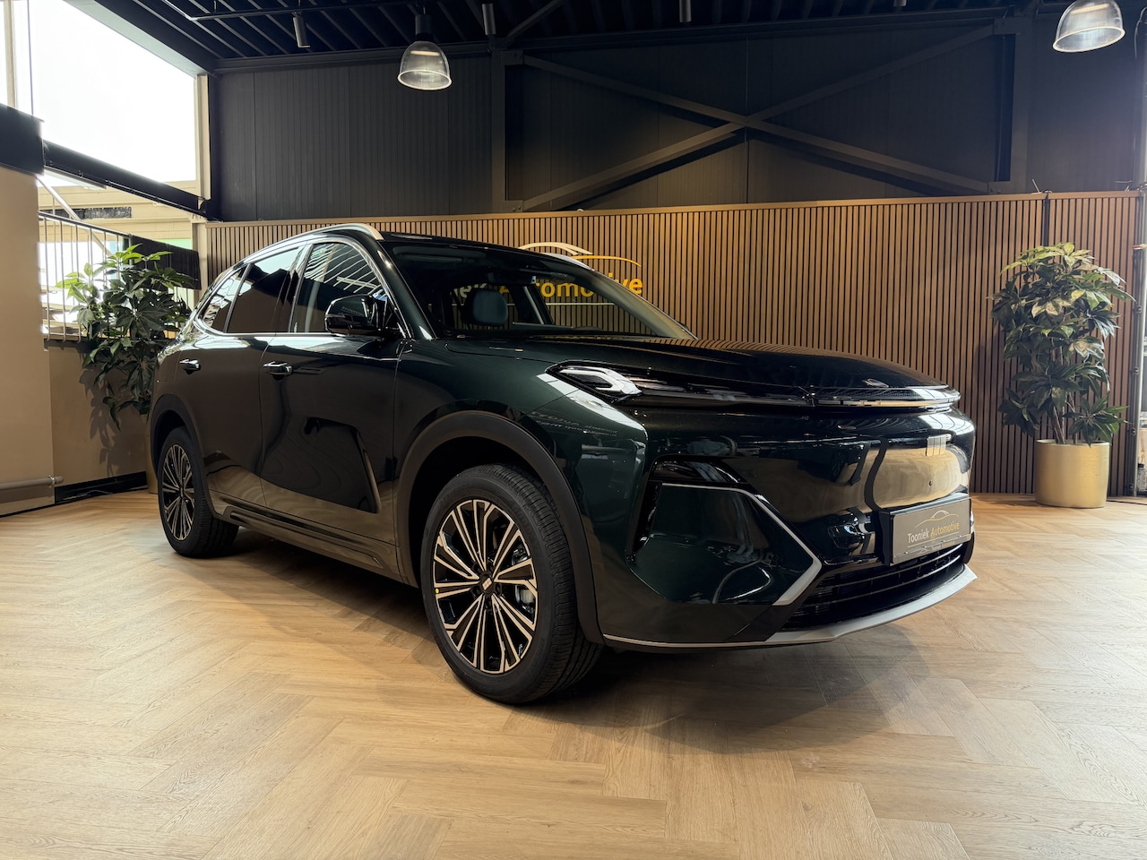 Geely Starray EM-i - 1.5 Max+ LOUNGE | 262pk | phev | panoramadak |136 km actieradius | 360 camera | stoelverwa - AutoWereld.nl