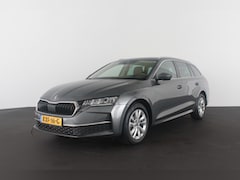Skoda Octavia Combi - 1.5 TSI Business Edition > Camera/Trekhaak/Winterpakket/ Graphite Grey