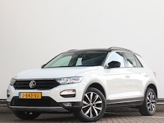 Volkswagen T-Roc - 1.0 TSI Style | Afneembare trekhaak | Achteruitrijcamera | Apple carplay / Android auto |