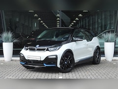 BMW i3 - S Executive / Achteruitrijcamera / Stoelverwarming / PDC / Navigatiesysteem Professional /