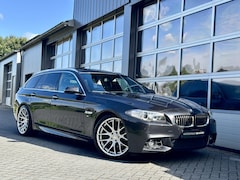 BMW 5-serie Touring - 520i High Executive | Automaat | M-pakket | Nieuwe motor | Sportstoelen leer | Panodak | E