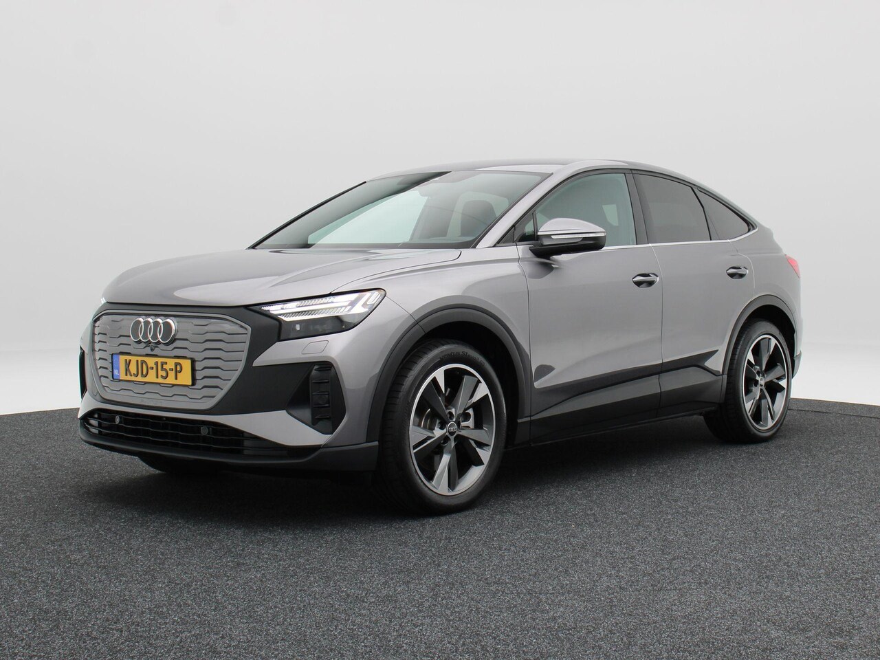 Audi Q4 Sportback e-tron - 45 S Edition 82 kWh 286 Pk | Stoelverwarming | Trekhaak | Matrix LED | Adaptive Cruise | 2 - AutoWereld.nl