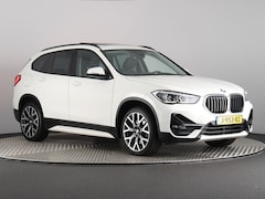 BMW X1 - sDrive20i High Executive (Pano / Afn. trekhaak / Camera / Head up / Elek. achterklep / 19'