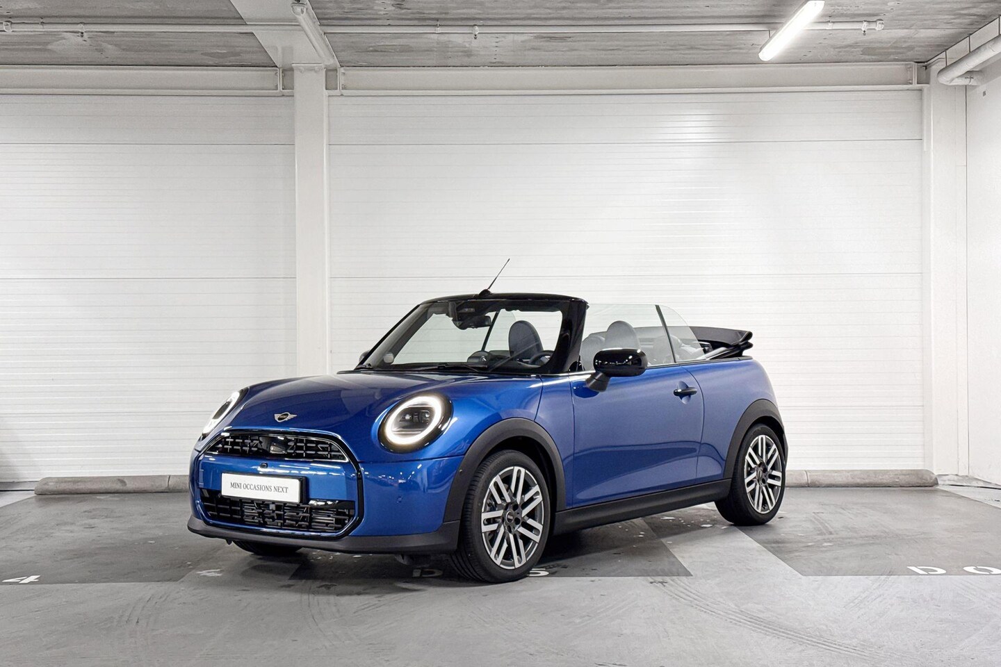 MINI Cabrio - Cooper C Favoured | Pakket M | - AutoWereld.nl