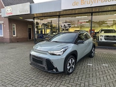 Toyota Aygo X - Hybrid 115 pulse stoelverwarming / keyless start / parkeersensoren voor + achter / Navigat
