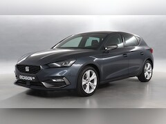 SEAT Leon Sportstourer - 1.0 TSI 110pk FR / Navigatie via App Connect / Parkeersensoren