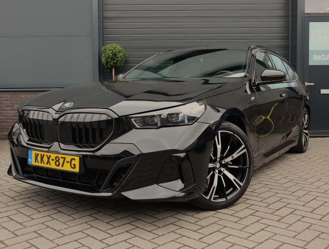 BMW 5-serie Touring - 530e xDrive M Sport | Pano | Memory | Lazer | HUD | H+K | Bomvol - AutoWereld.nl