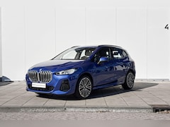 BMW 2-serie Active Tourer - 225e xDrive / Glazen Panoramadak / Parking Assistant / Verwarmde Stoelen / 19 Inch