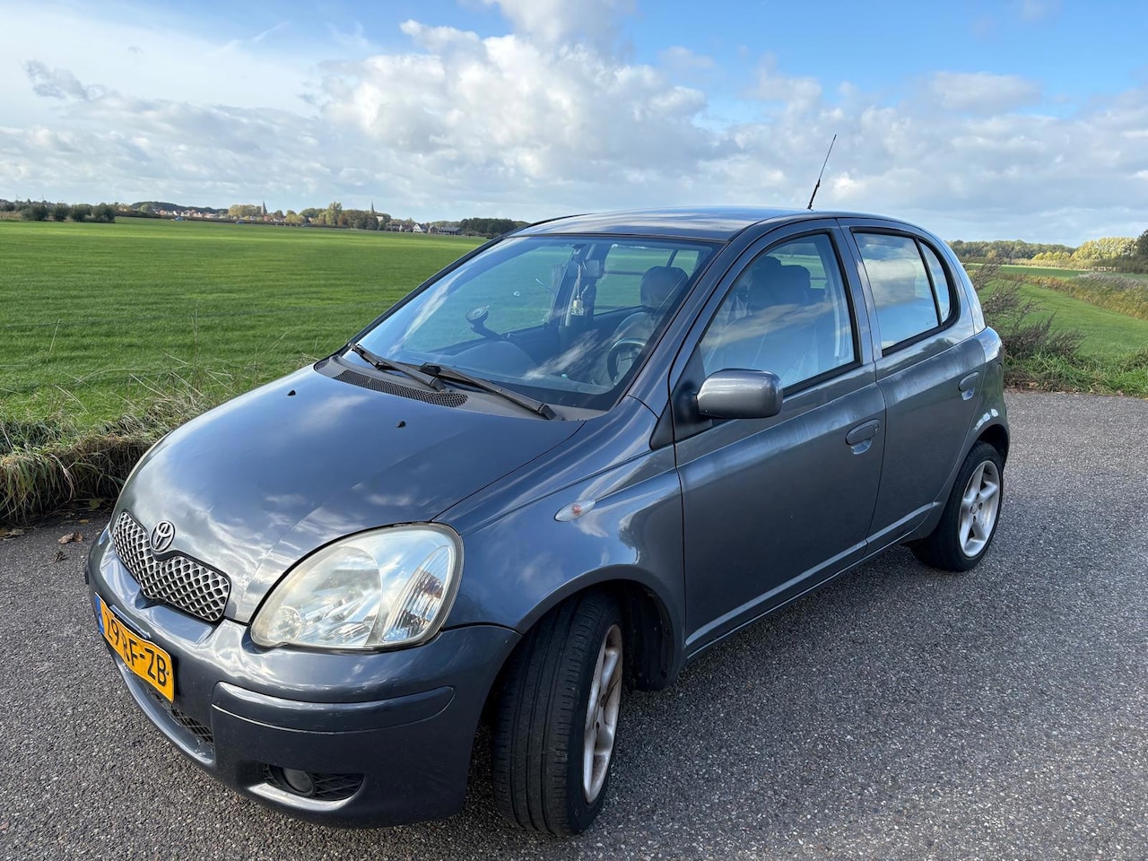 Toyota Yaris - 1.3 VVT-i S-Line/ facelift model/ 5 doors/ 2005/ EXPORT!! - AutoWereld.nl