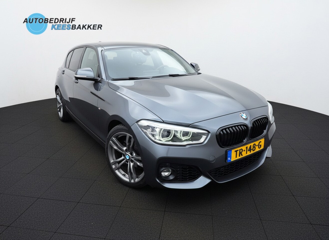 BMW 1-serie - 118i Executive M Sport Automaat | Leder Sportstoelen | Rijklaarprijs - AutoWereld.nl