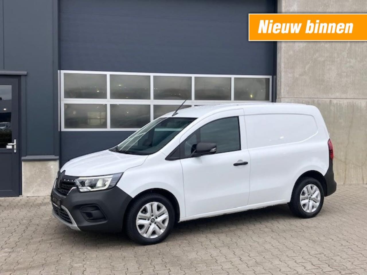 Renault Kangoo - 1.3 TCe 130 pk benzine - Navi/Apple/Android - stoel verwarming - trekhaak - camera - AutoWereld.nl