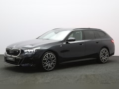 BMW i5 Touring - eDrive40 M Sport Edition 84 kWh 340 PK, SOH 97 %, Panoramadak, Trekhaak, 360 Camera, H/K S