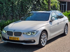 BMW 3-serie - 320i Luxury Edition Individual Schuifdak Apple CarPlay Virtual dash Camera LED NAP 2e eige