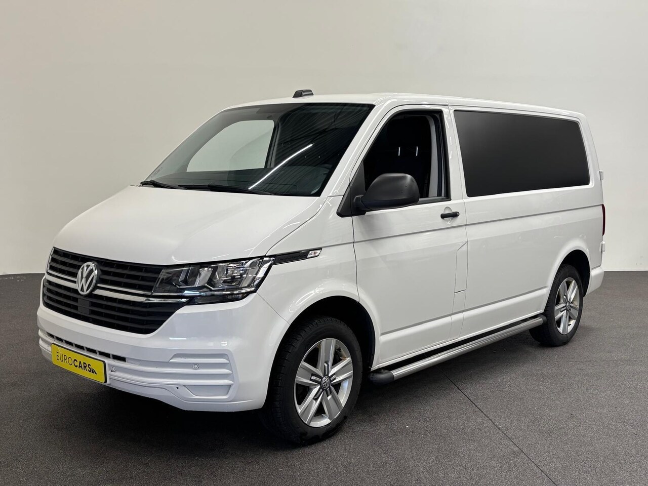 Volkswagen Transporter - 2.0 TDI L1H1 30 Comfortline Airco Cruise Control Apple Carplay Side-bars Licht Metalen vel - AutoWereld.nl