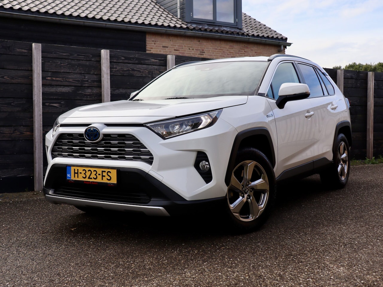 Toyota RAV4 - 2.5 Hybrid Business Intro 2.5 Hybrid Business Intro - AutoWereld.nl