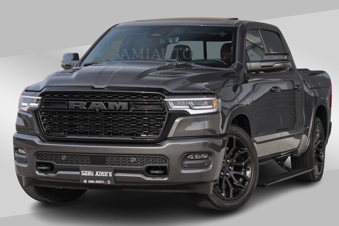 Dodge Ram Pick Up - LIMITED 5.7 V8 HEMI | €79.950 excl excl | MAXIMAAL UITGERUST | NIEUWE KLEUR Granite Crysta - AutoWereld.nl
