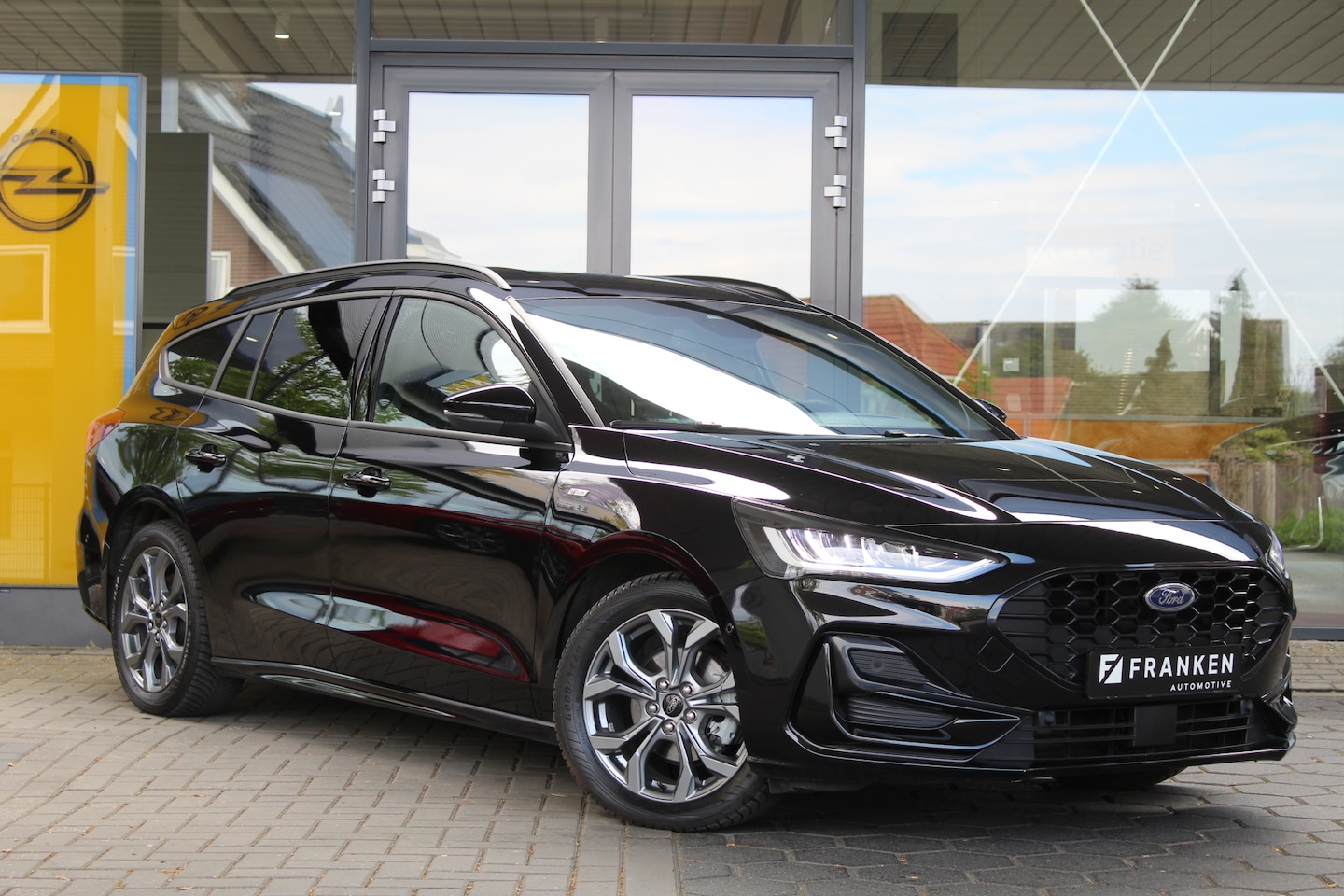 Ford Focus Wagon - 1.0 EcoBoost Hybrid ST Line X | Trekhaak | BLIS | Winterpack | Adaptieve cruise - AutoWereld.nl