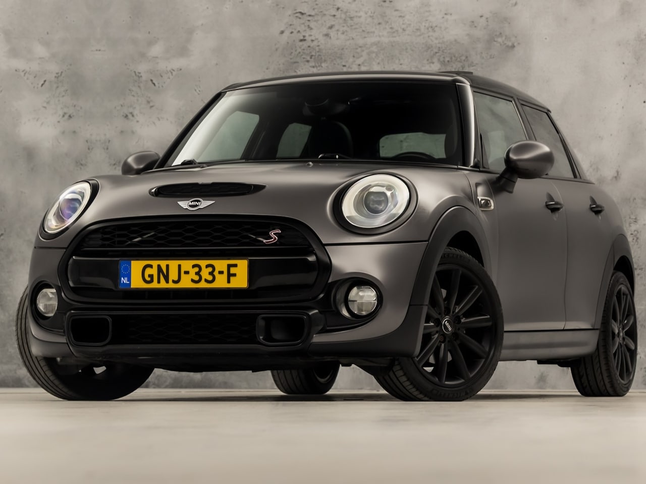 MINI 5-Deurs - 2.0 Cooper S Chili Edition WEEKAANBIEDING 192Pk Automaat (PANORAMADAK, GROOT NAVI, HEAD-UP - AutoWereld.nl
