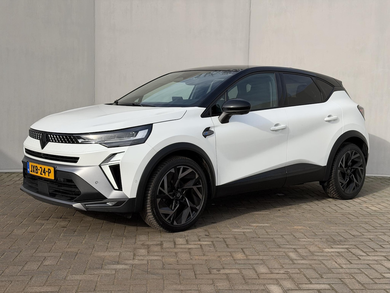 Renault Captur - 1.3 mild hybrid 160 esprit Alpine / Trekgewicht 1200 KG / Dealer Onderhouden / Harman Kard - AutoWereld.nl